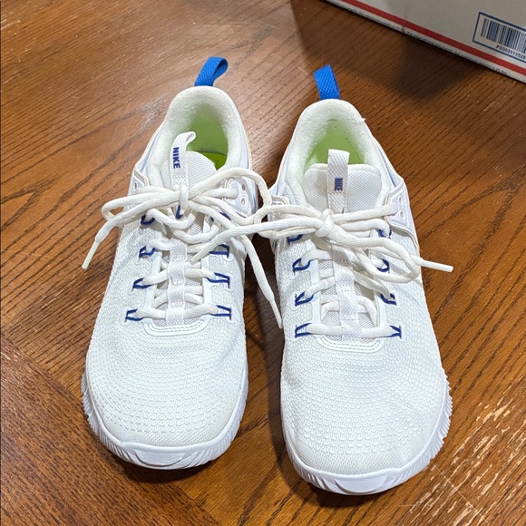 Nike Volleyball Shoe - Picture 2 of 7